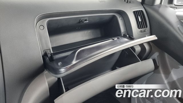 Hyundai Starex 2021 — photo 29