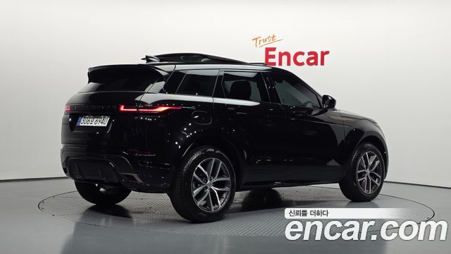 Land Rover Range Rover Evoque 2025 — photo 2