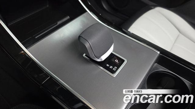 Land Rover Range Rover Evoque 2025 — photo 9
