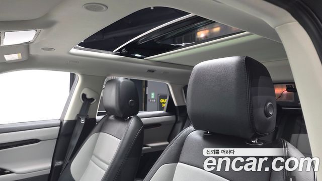 Land Rover Range Rover Evoque 2025 — photo 18
