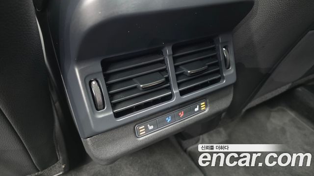 Land Rover Range Rover Evoque 2025 — photo 19