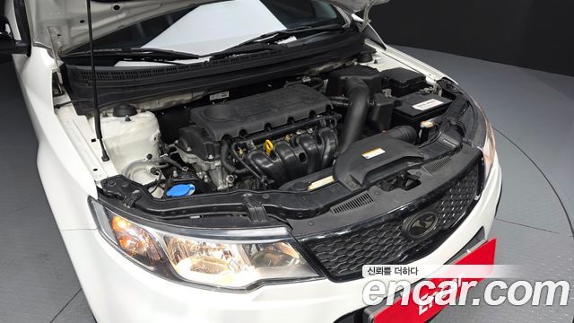 Kia Porte 2010 — photo 6