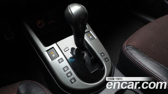Kia Porte 2010 — photo 9