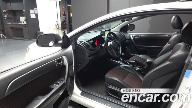 Kia Porte 2010 — photo 10