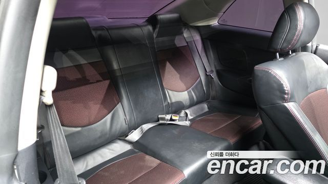 Kia Porte 2010 — photo 11