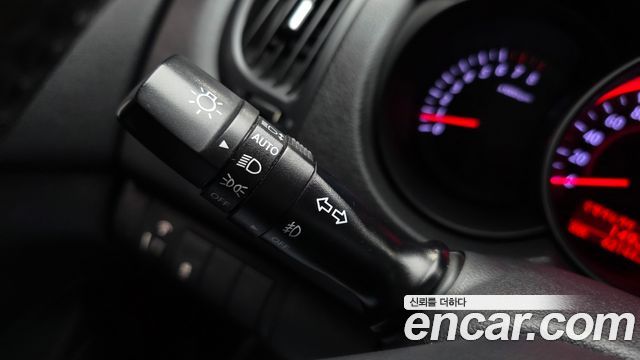 Kia Porte 2010 — photo 18