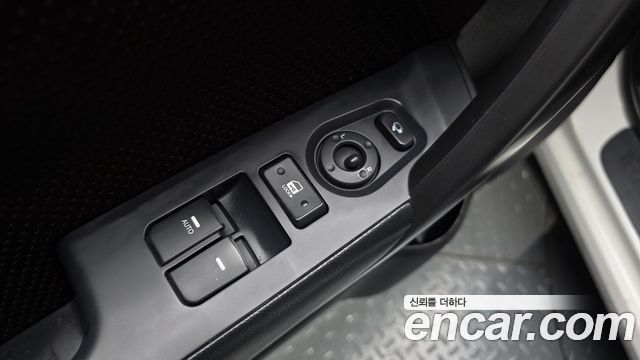 Kia Porte 2010 — photo 19