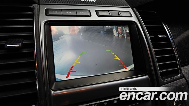 Ford Taurus 2012 — photo 20