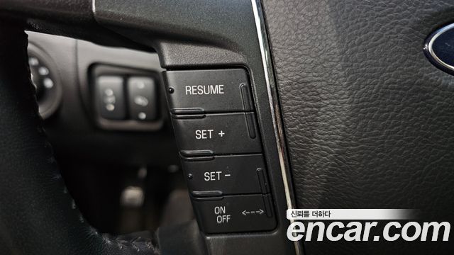 Ford Taurus 2012 — photo 22