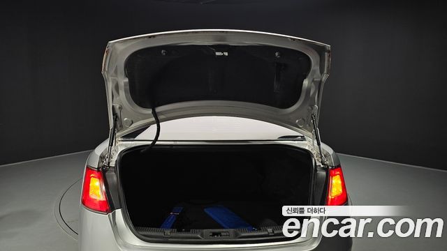 Ford Taurus 2012 — photo 26