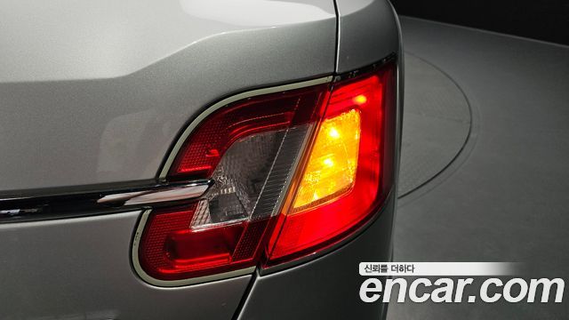 Ford Taurus 2012 — photo 9