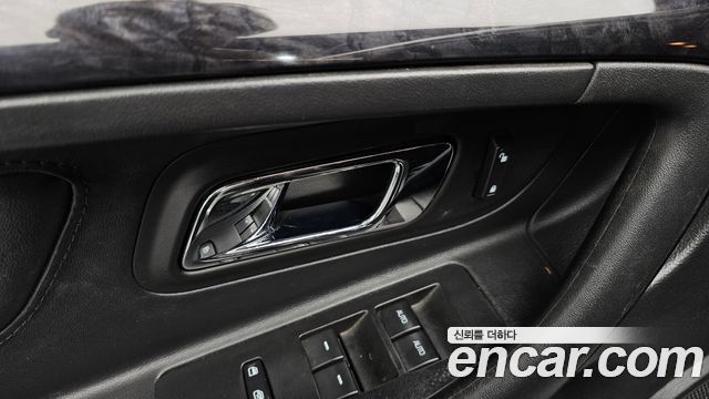 Ford Taurus 2012 — photo 28