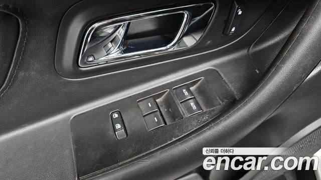 Ford Taurus 2012 — photo 29