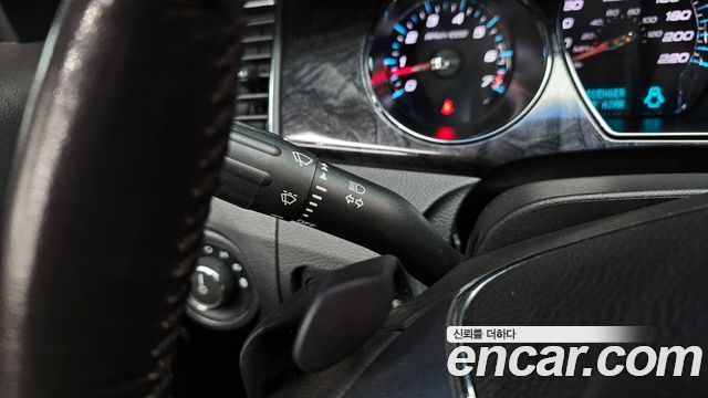 Ford Taurus 2012 — photo 30