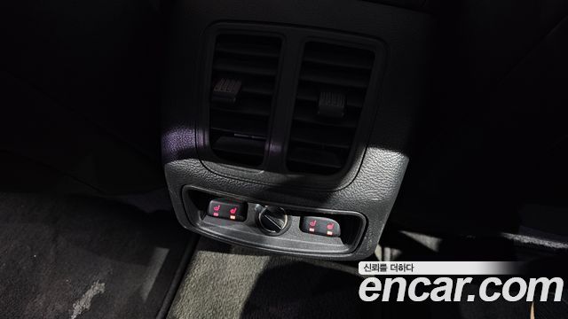 Ford Taurus 2012 — photo 31