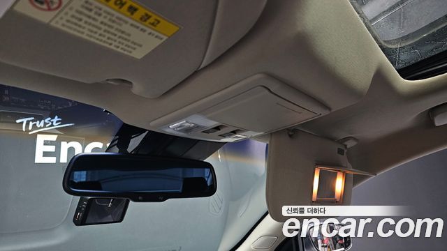 Ford Taurus 2012 — photo 32