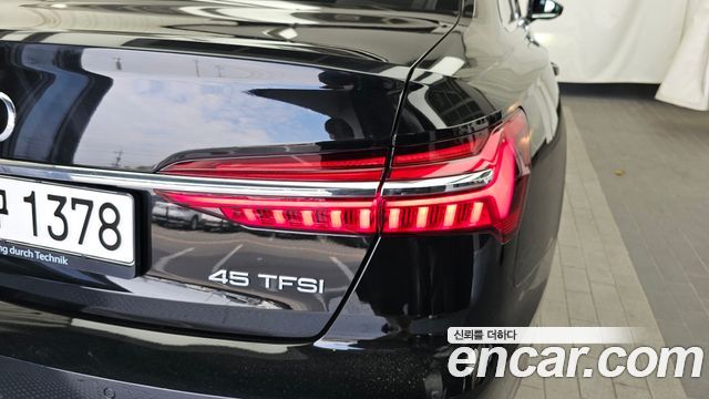 Audi A6 2021 — photo 9