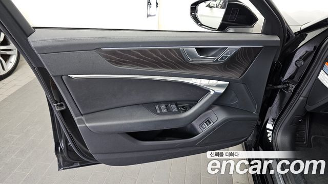 Audi A6 2021 — photo 14