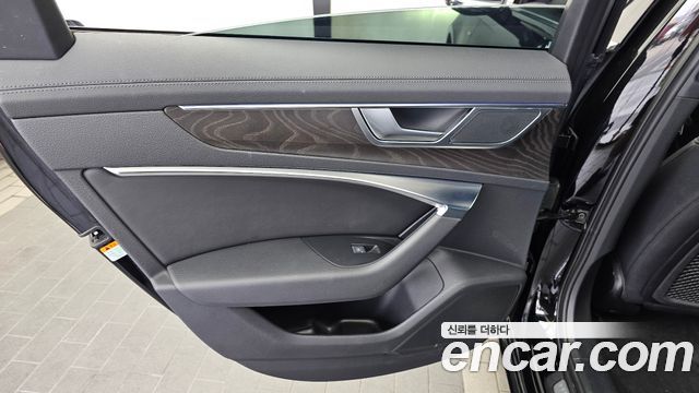 Audi A6 2021 — photo 15