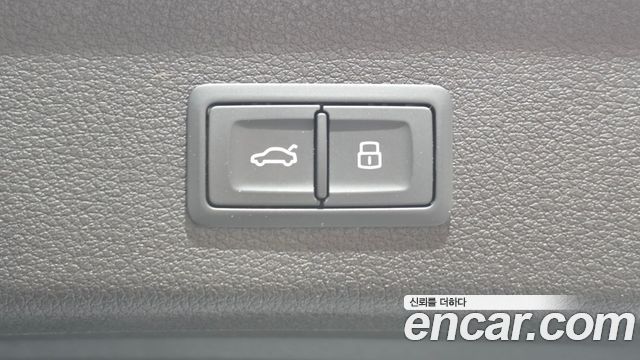 Audi e-tron 2020 — photo 23