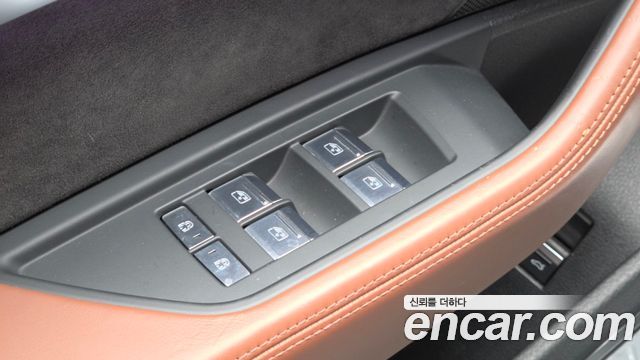 Audi e-tron 2020 — photo 28