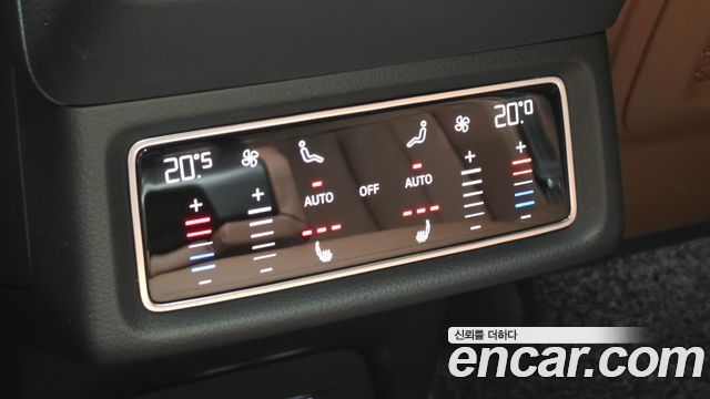 Audi e-tron 2020 — photo 33