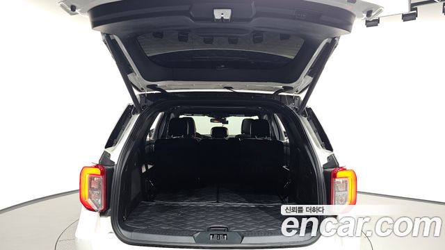 Ford Explorer 2020 — photo 23