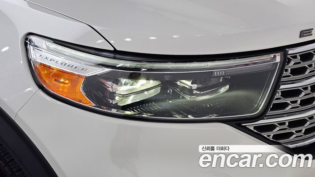 Ford Explorer 2020 — photo 8