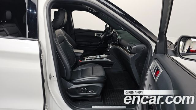Ford Explorer 2020 — photo 16