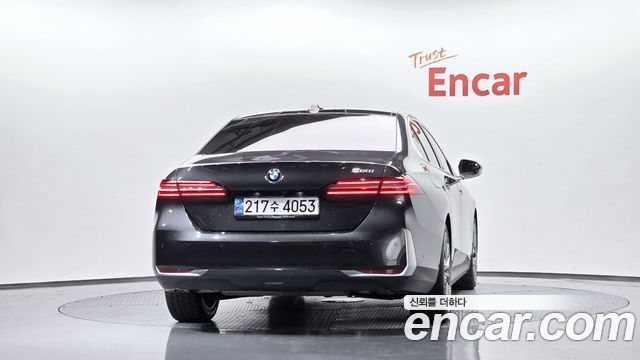 BMW 5-Series 2024 — photo 4