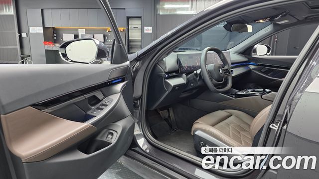 BMW 5-Series 2024 — photo 13