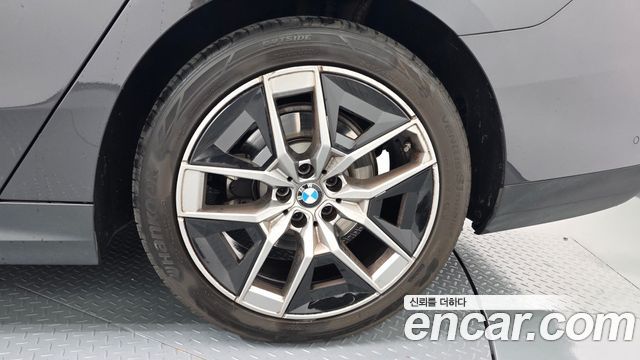 BMW 5-Series 2024 — photo 7