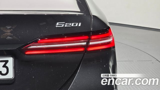 BMW 5-Series 2024 — photo 9