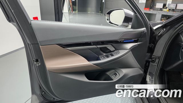 BMW 5-Series 2024 — photo 14