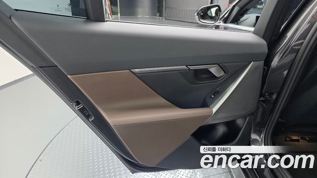 BMW 5-Series 2024 — photo 15