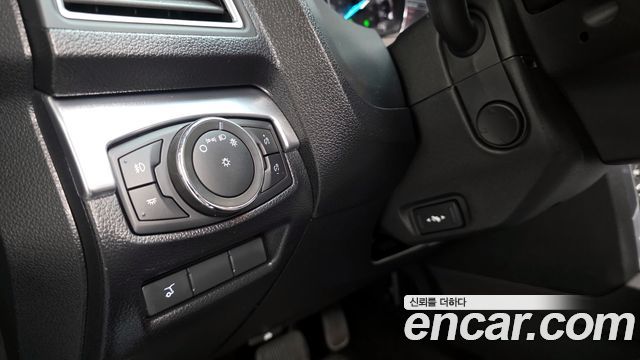 Ford Explorer 2017 — photo 26