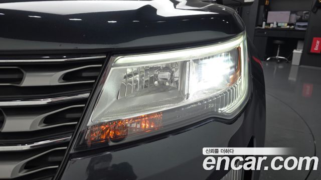 Ford Explorer 2017 — photo 8