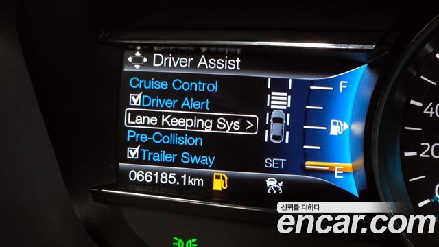Ford Explorer 2017 — photo 28
