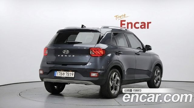 Hyundai Venue 2022 — photo 2