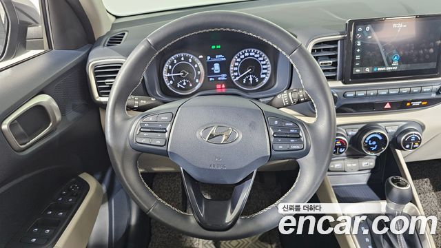Hyundai Venue 2022 — photo 13