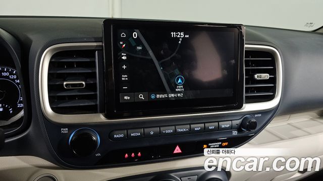 Hyundai Venue 2022 — photo 16