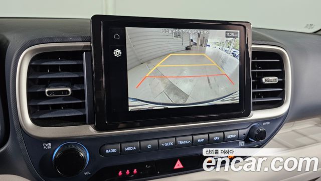 Hyundai Venue 2022 — photo 17
