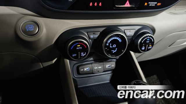 Hyundai Venue 2022 — photo 18