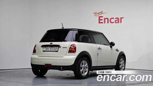 Mini Cooper 2010 — photo 2