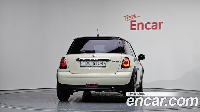 Mini Cooper 2010 — photo 4