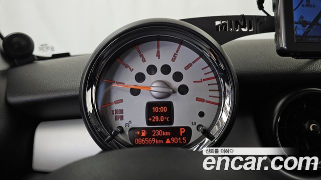 Mini Cooper 2010 — photo 8