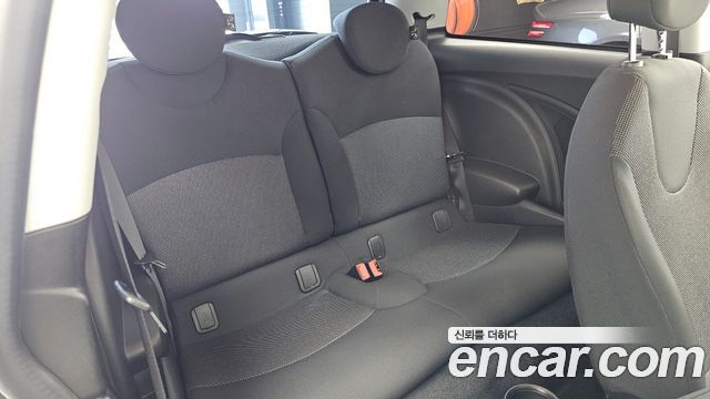 Mini Cooper 2010 — photo 12