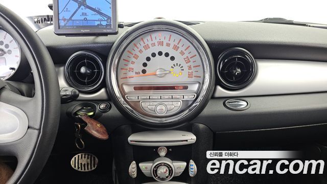 Mini Cooper 2010 — photo 14