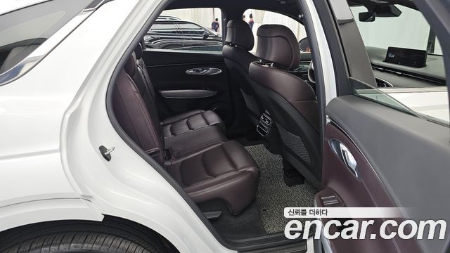 Genesis GV70 2021 — photo 18