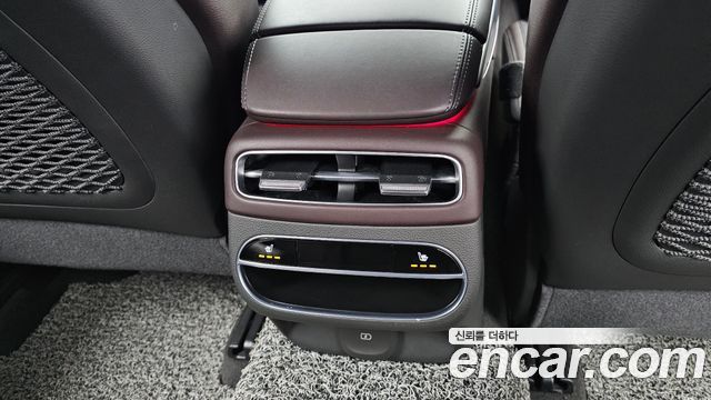 Genesis GV70 2021 — photo 25